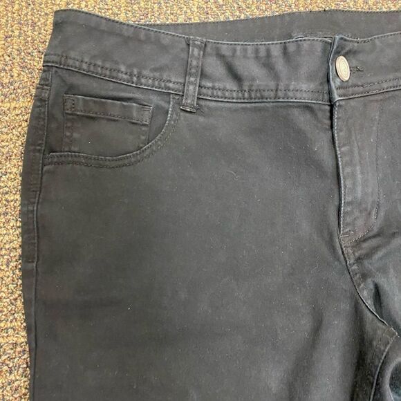 LANE Bryant‎ black high waist skinny capris - Picture 4 of 9